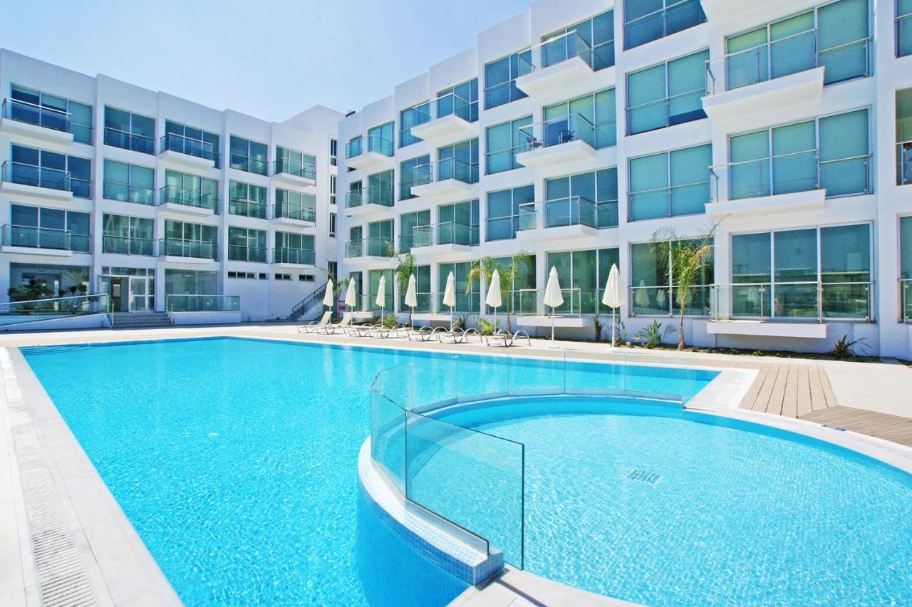 Meryl - Coralli Beachfront Apartment Protaras Luaran gambar