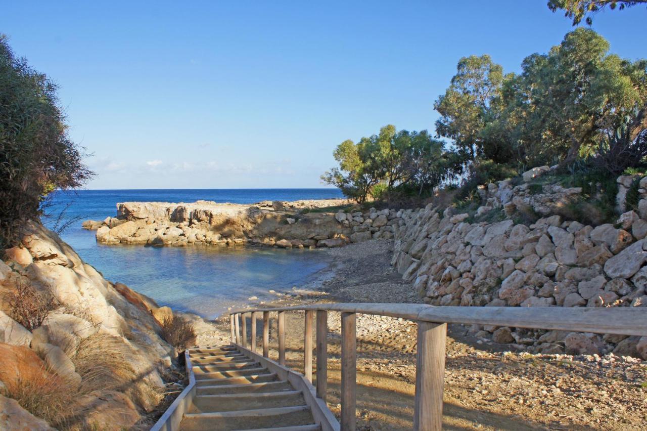 Meryl - Coralli Beachfront Apartment Protaras Luaran gambar