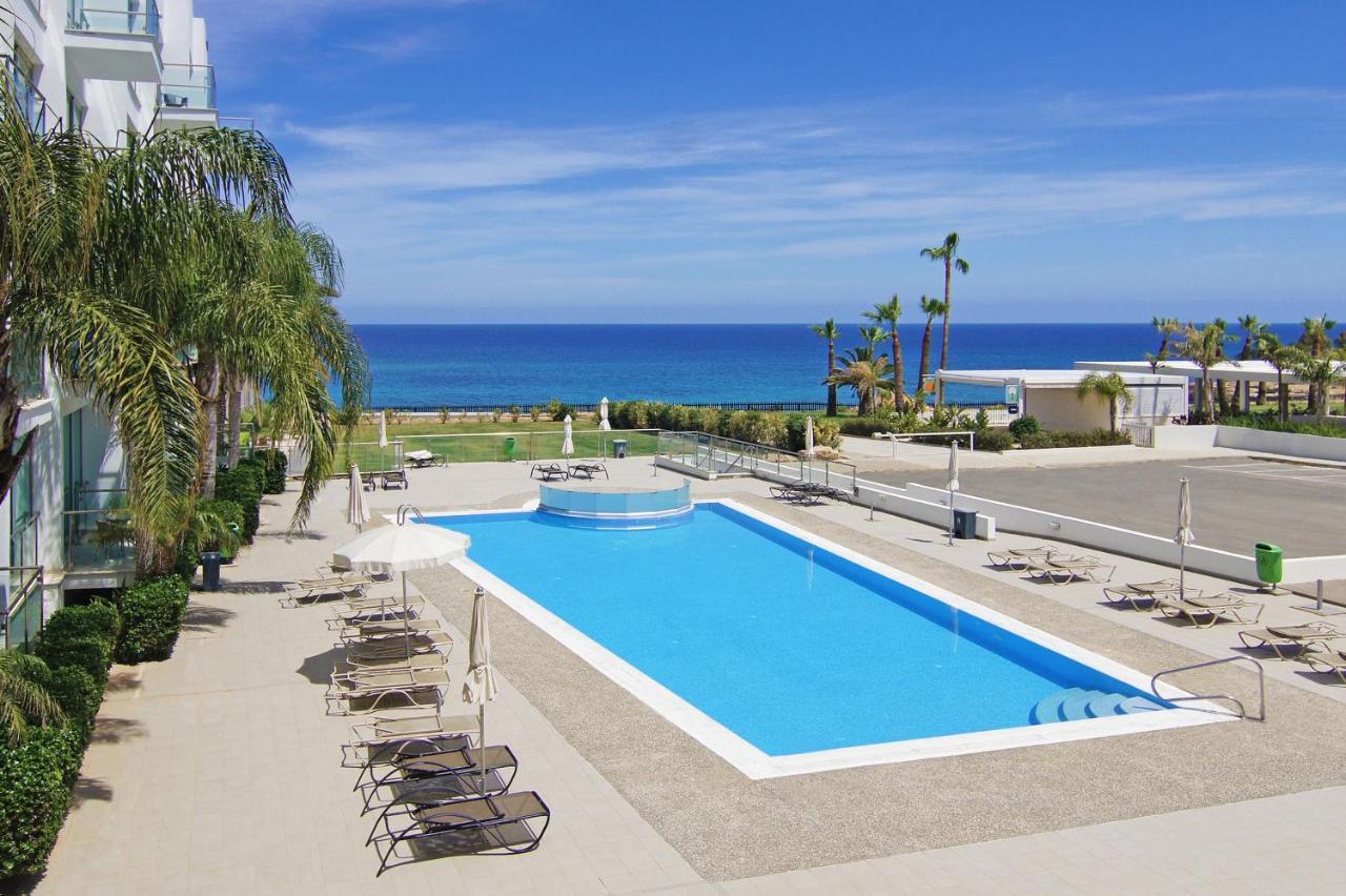 Meryl - Coralli Beachfront Apartment Protaras Luaran gambar