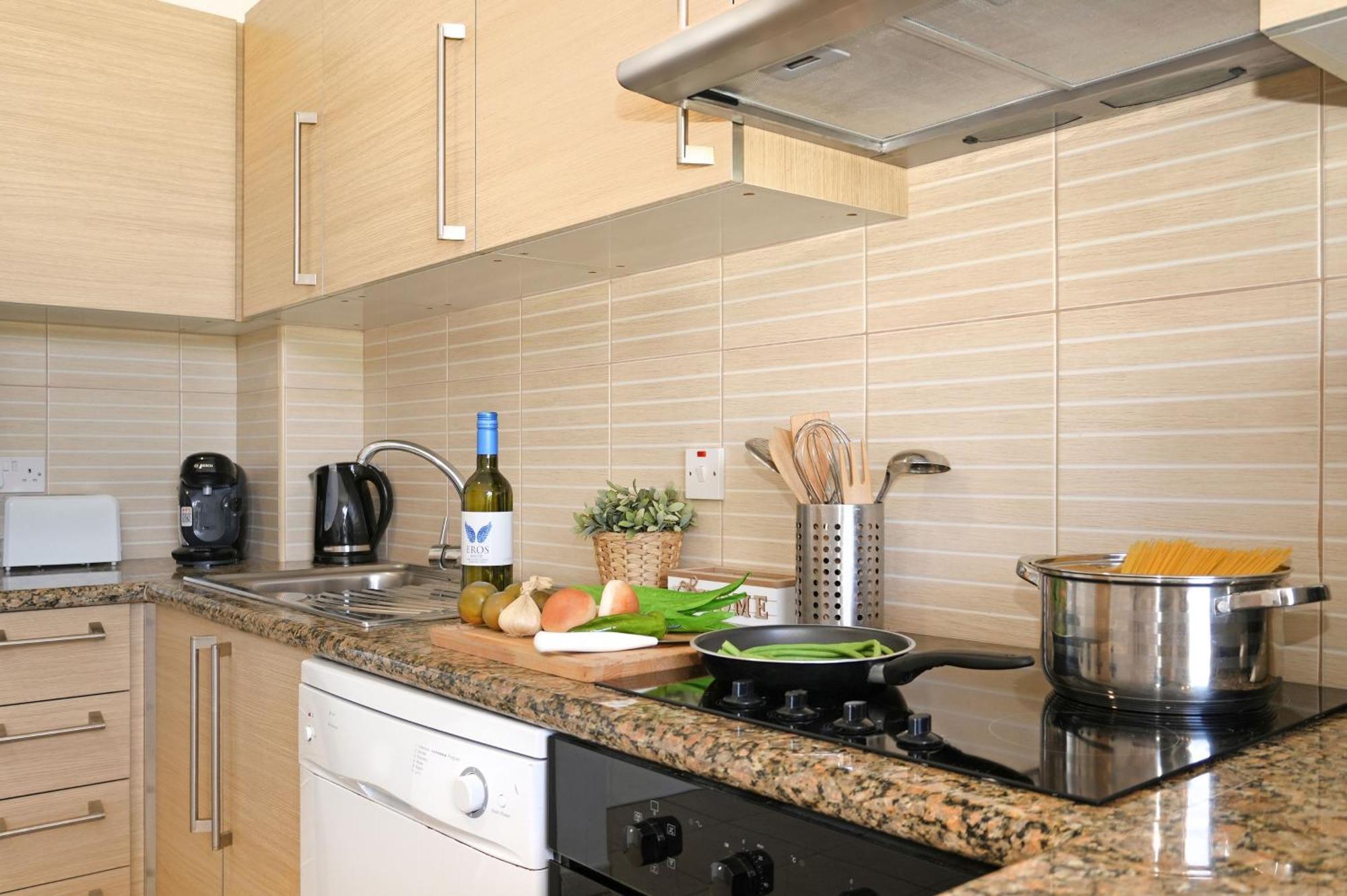 Meryl - Coralli Beachfront Apartment Protaras Luaran gambar