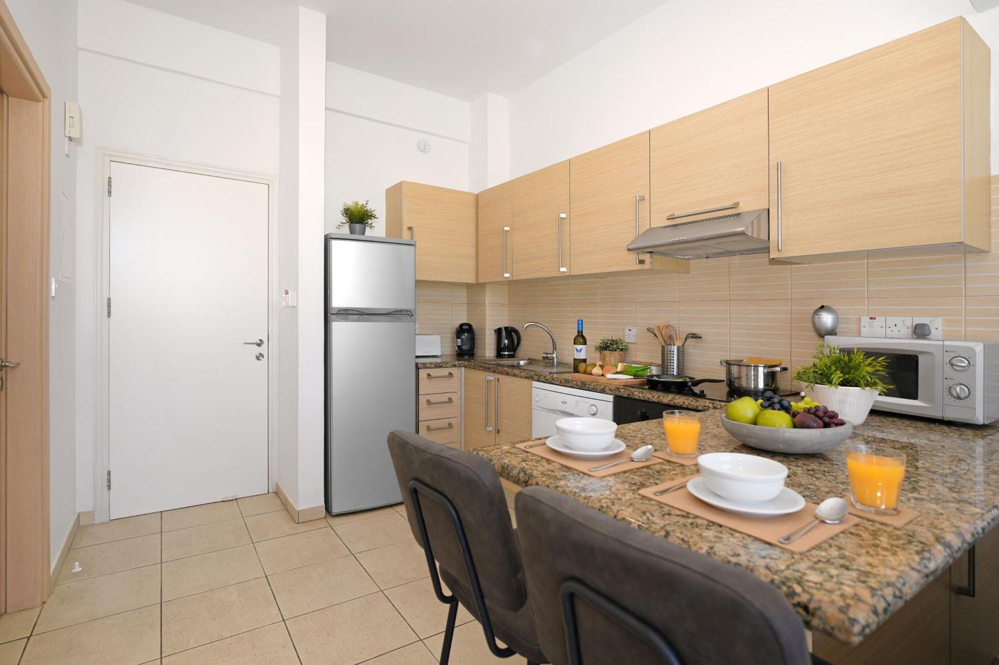 Meryl - Coralli Beachfront Apartment Protaras Luaran gambar