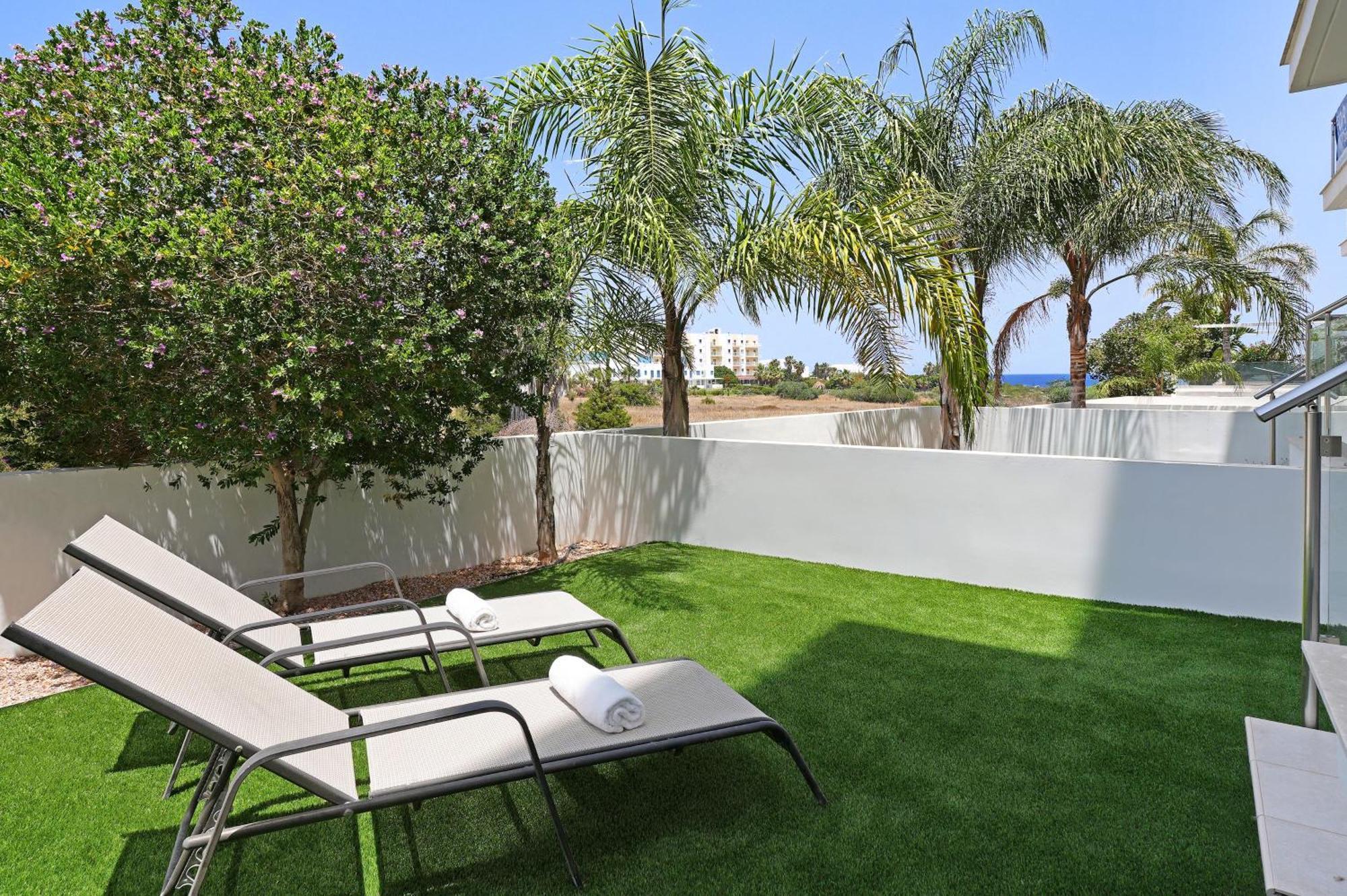 Meryl - Coralli Beachfront Apartment Protaras Luaran gambar