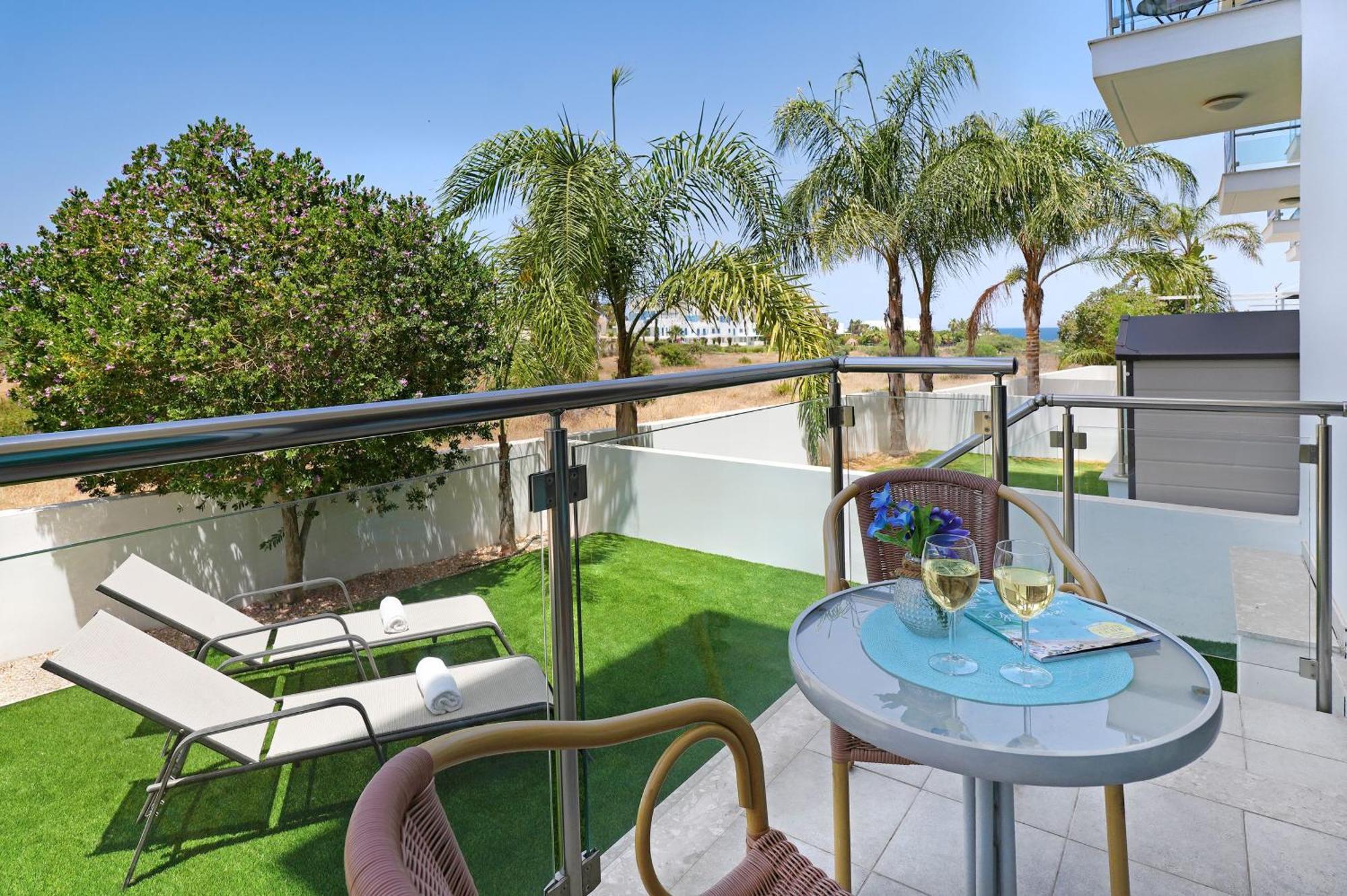 Meryl - Coralli Beachfront Apartment Protaras Luaran gambar